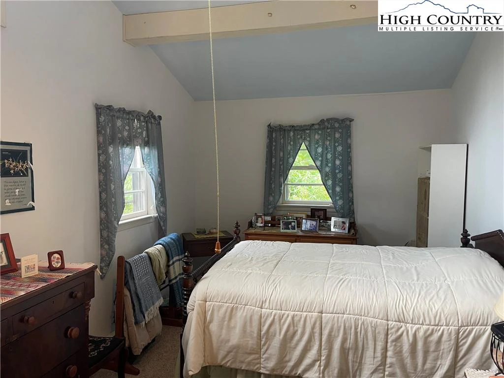 Image number 16 for the current listing