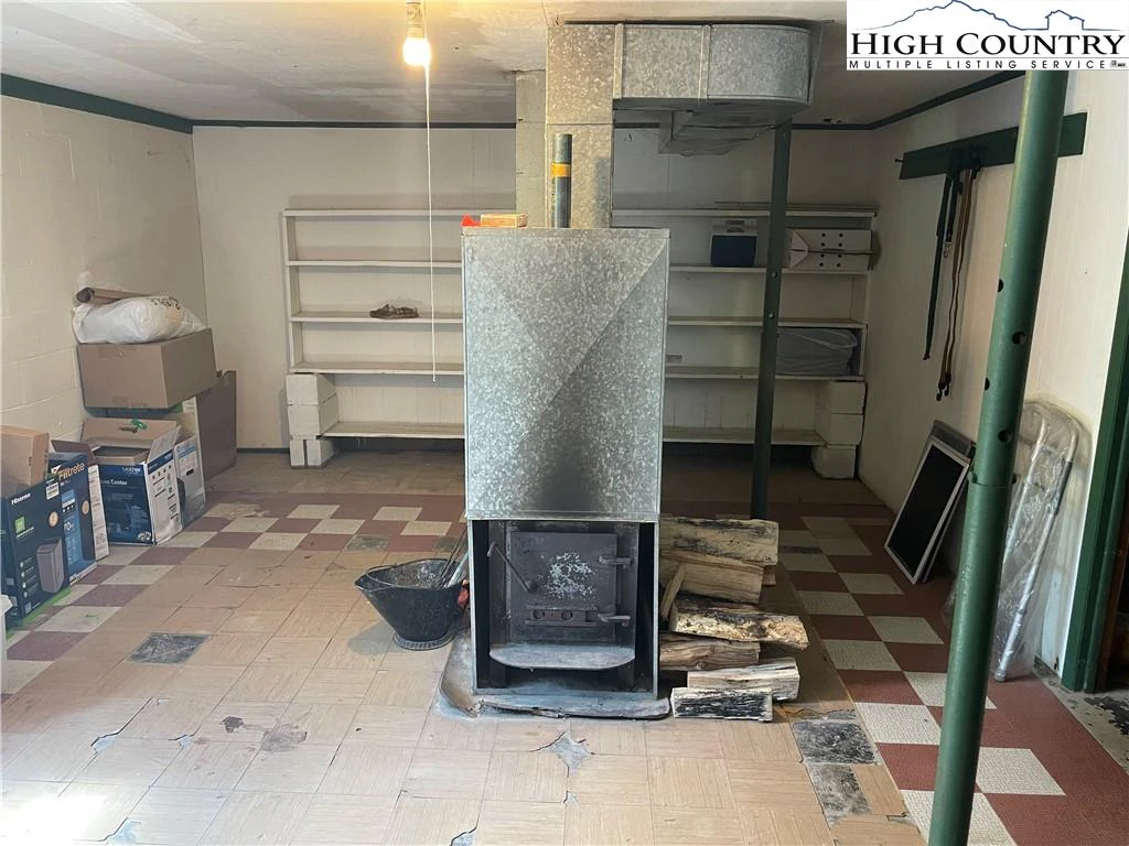 Image number 8 for the current listing