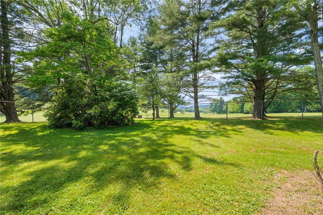 Image number 9 for the current listing