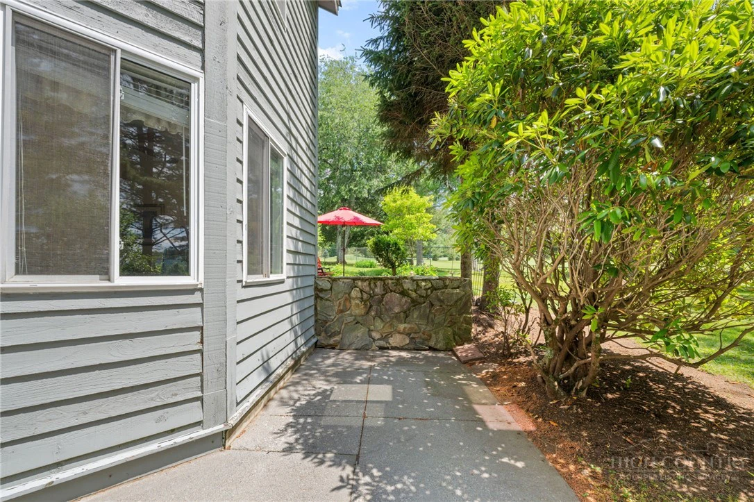 Image number 8 for the current listing