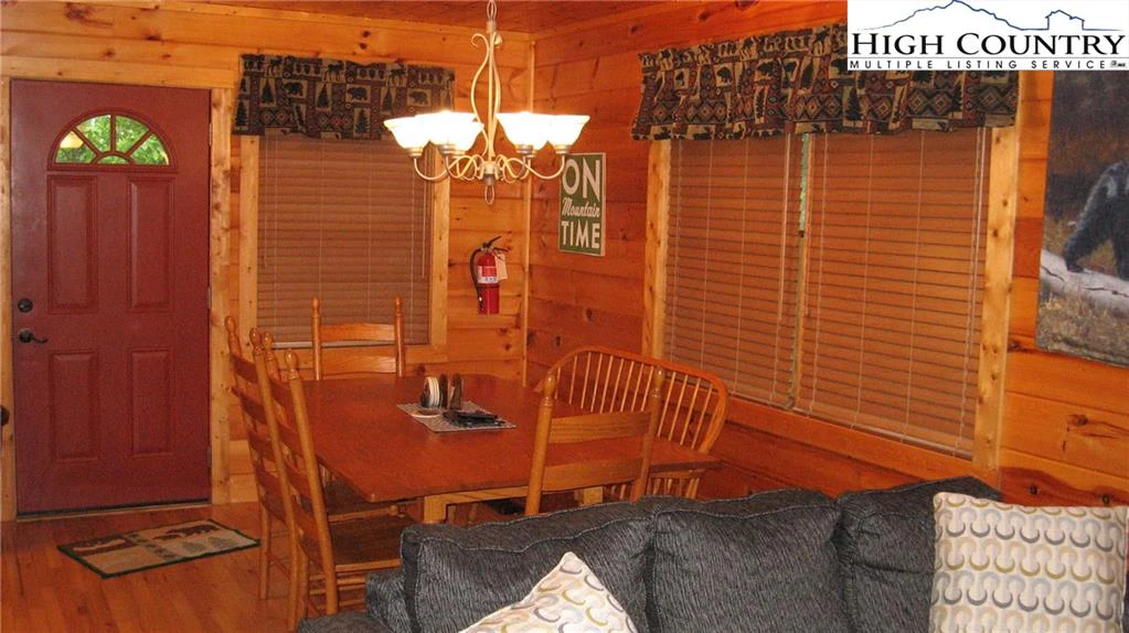 Image number 5 for the current listing