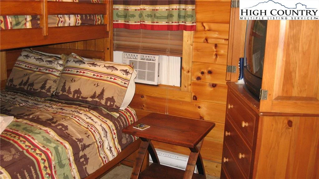 Image number 8 for the current listing