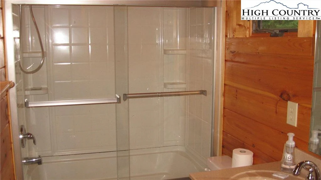 Image number 9 for the current listing