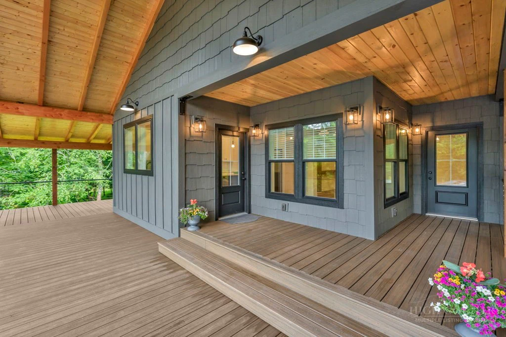 Image number 2 for the current listing