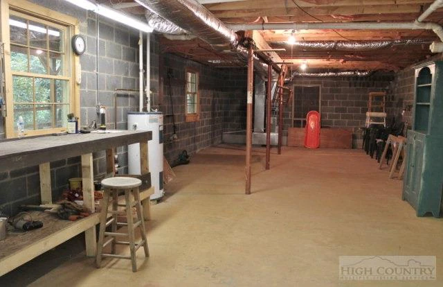 Image number 15 for the current listing