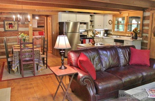 Image number 8 for the current listing