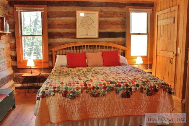 Image number 3 for the current listing