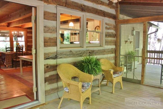 Image number 21 for the current listing