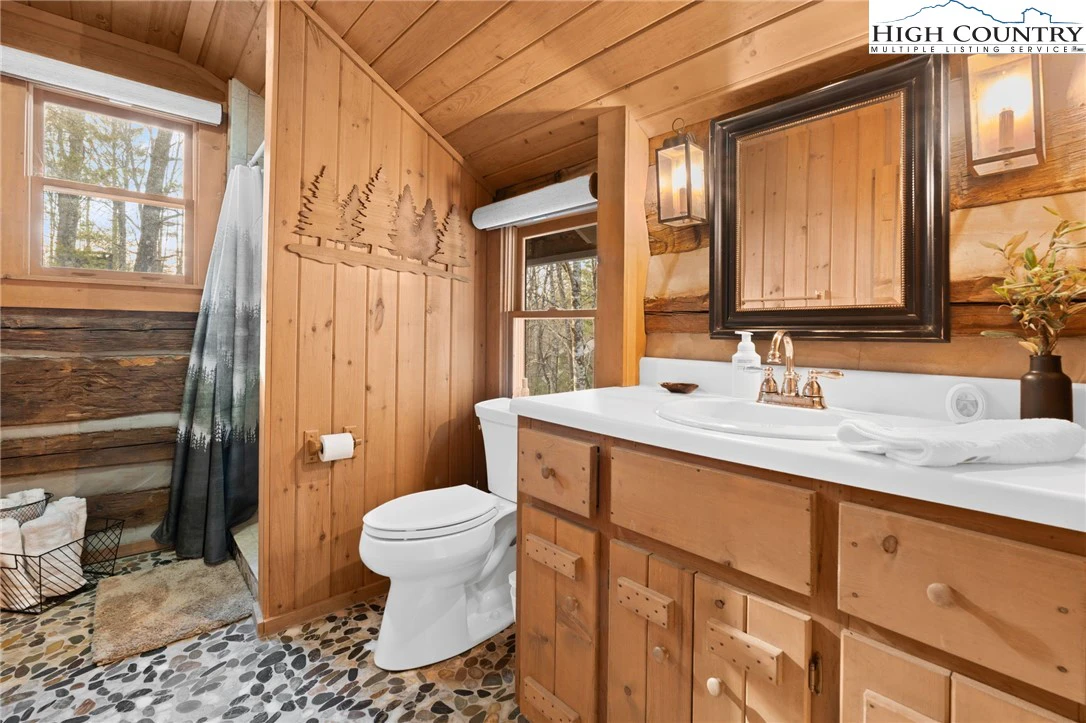 Image number 13 for the current listing