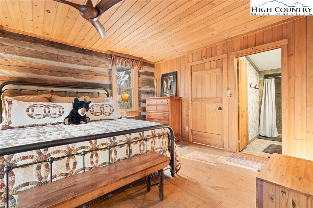 Image number 2 for the current listing