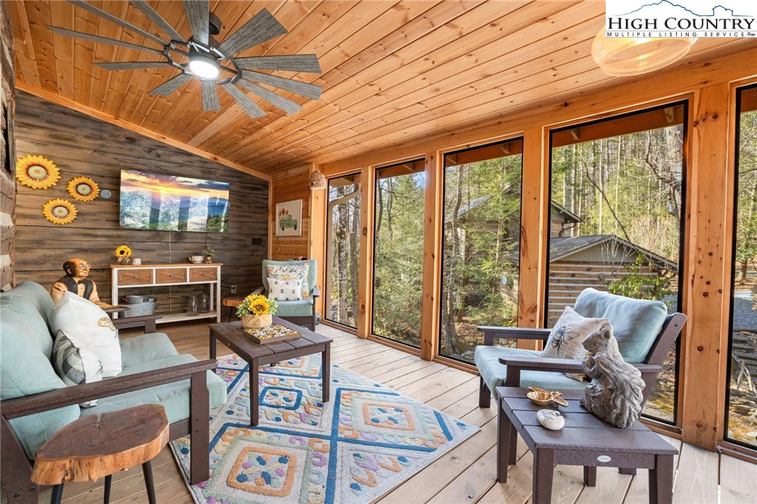 Image number 12 for the current listing