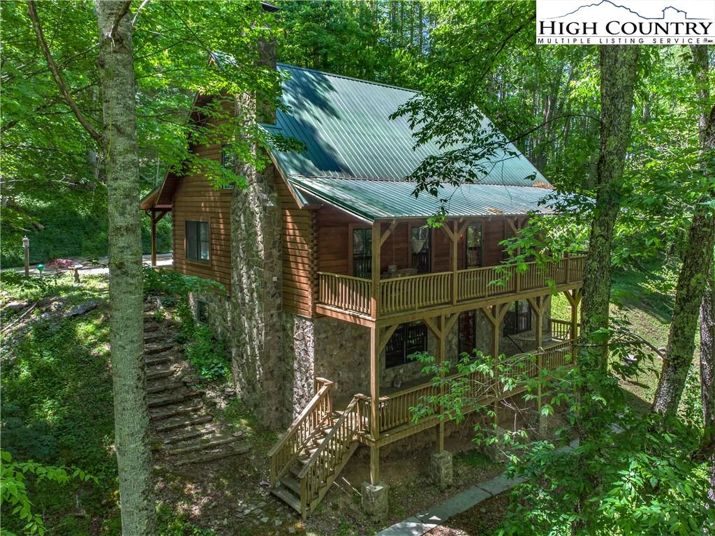 Image number 1 for the current listing