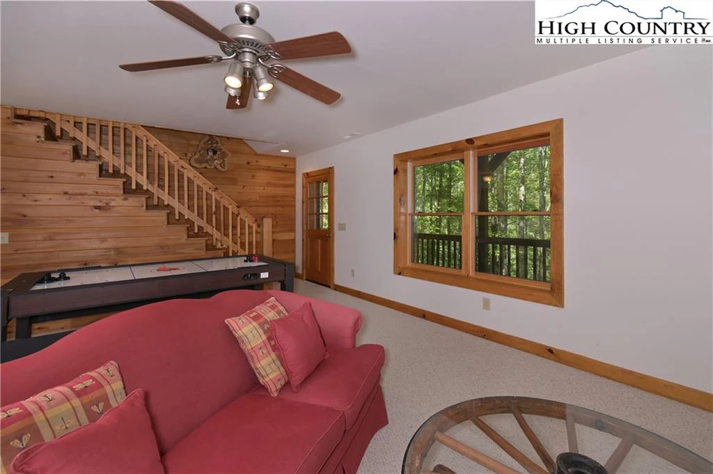 Image number 8 for the current listing
