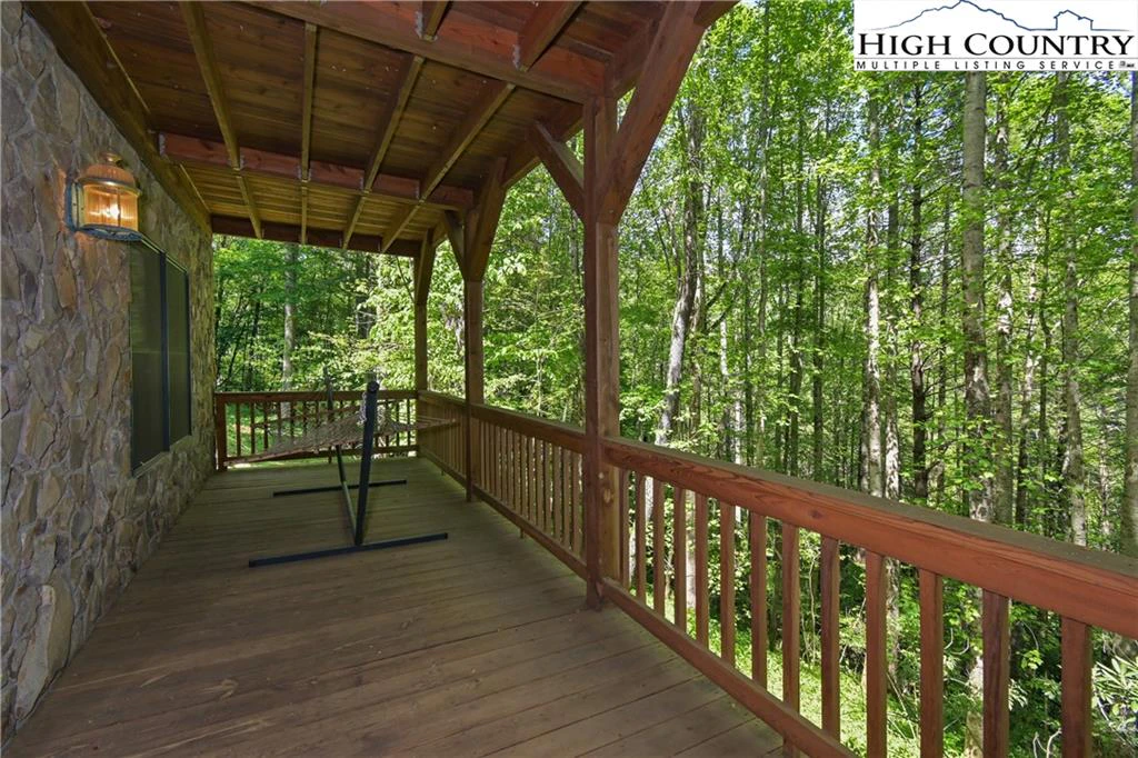 Image number 9 for the current listing
