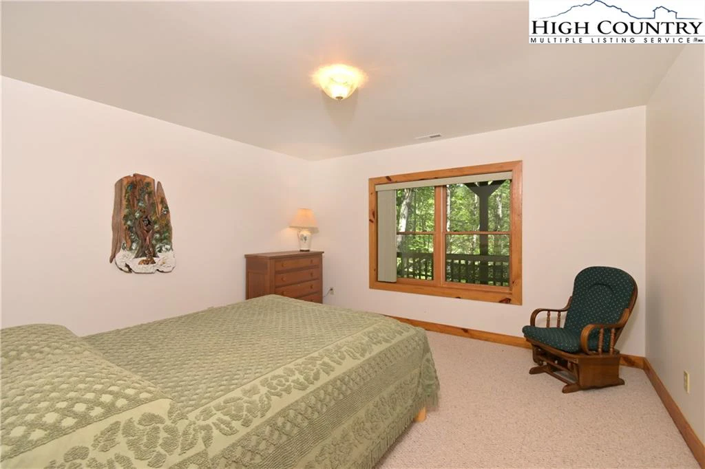 Image number 2 for the current listing
