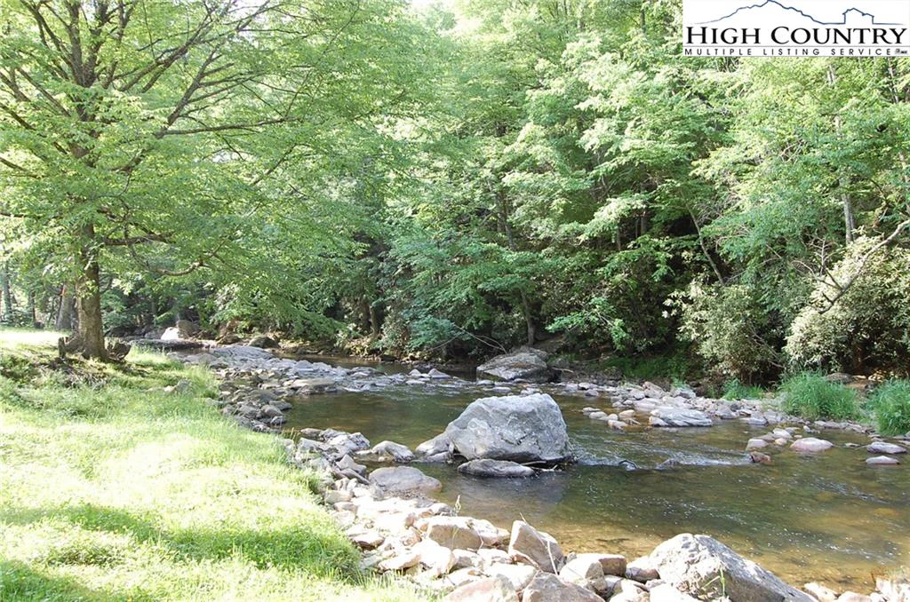 Image number 20 for the current listing