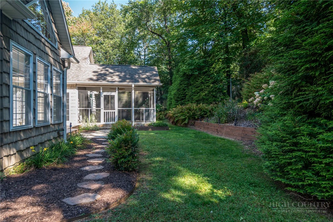 Image number 5 for the current listing