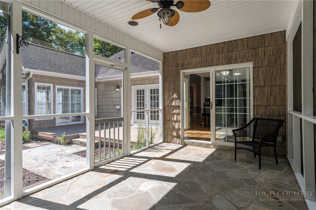 Image number 17 for the current listing
