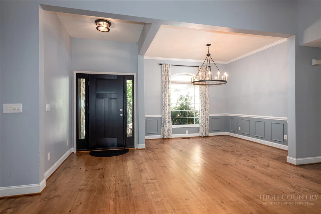 Image number 6 for the current listing