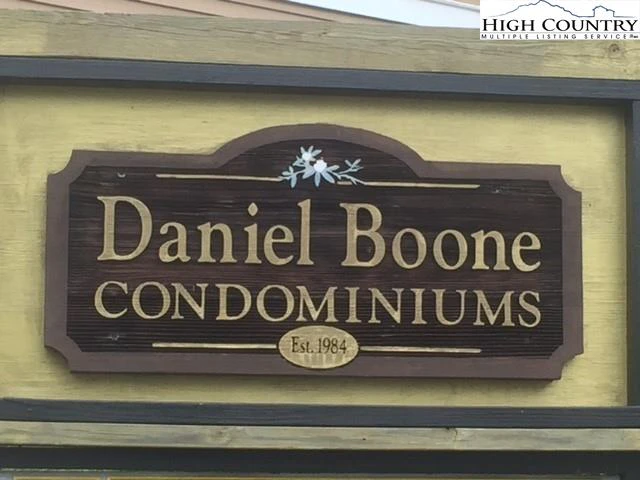 Image number 1 for the current listing