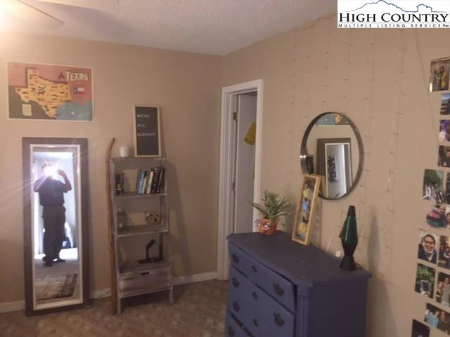 Image number 6 for the current listing