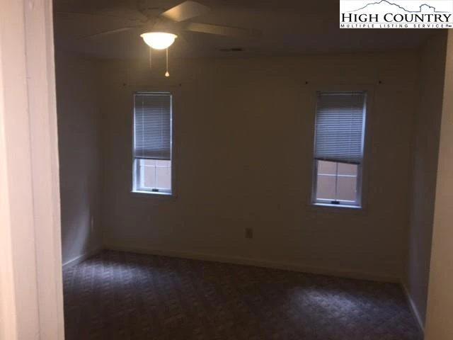 Image number 7 for the current listing