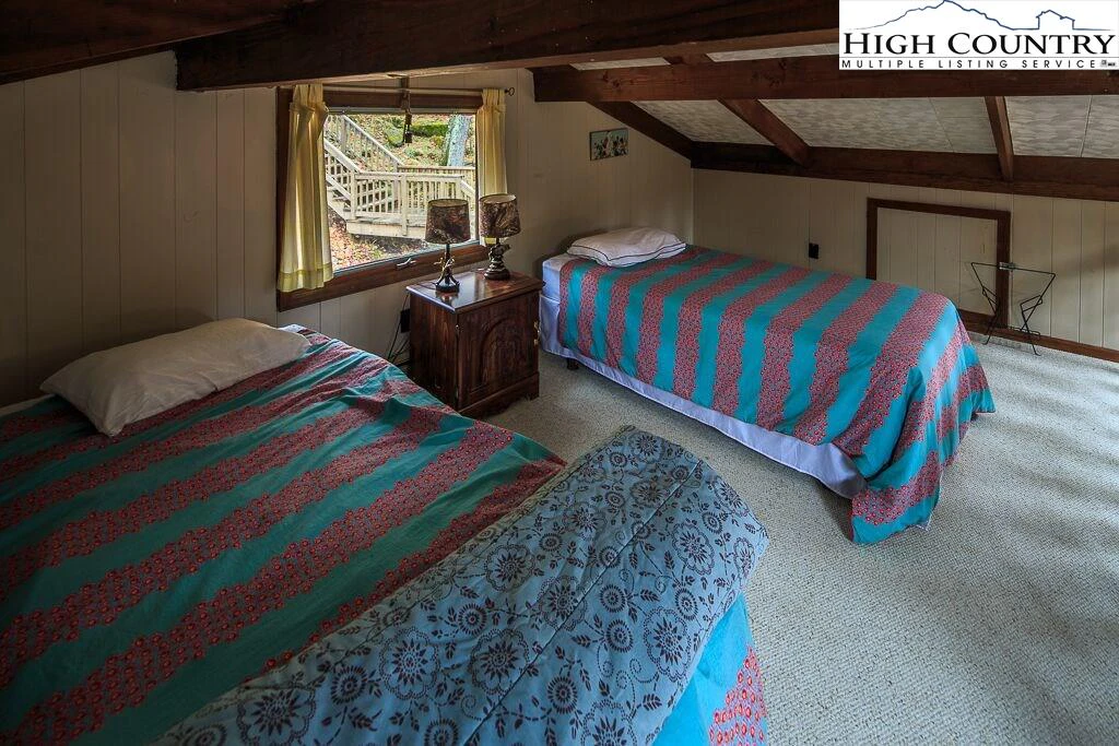 Image number 3 for the current listing