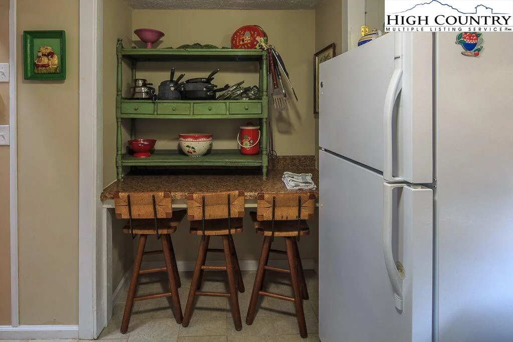 Image number 7 for the current listing