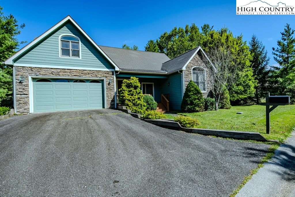 Image number 1 for the current listing