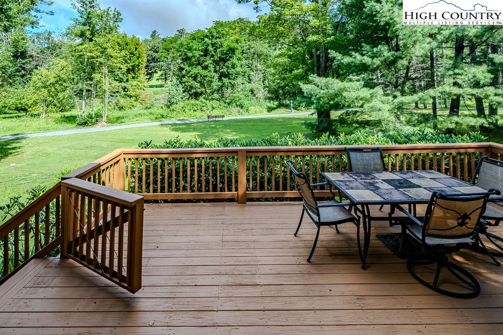 Image number 19 for the current listing