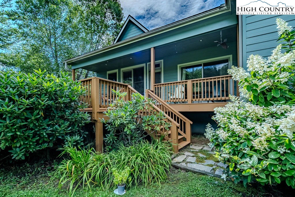 Image number 21 for the current listing