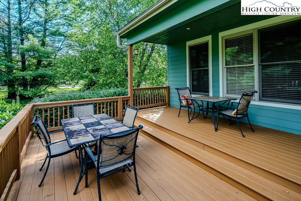 Image number 18 for the current listing