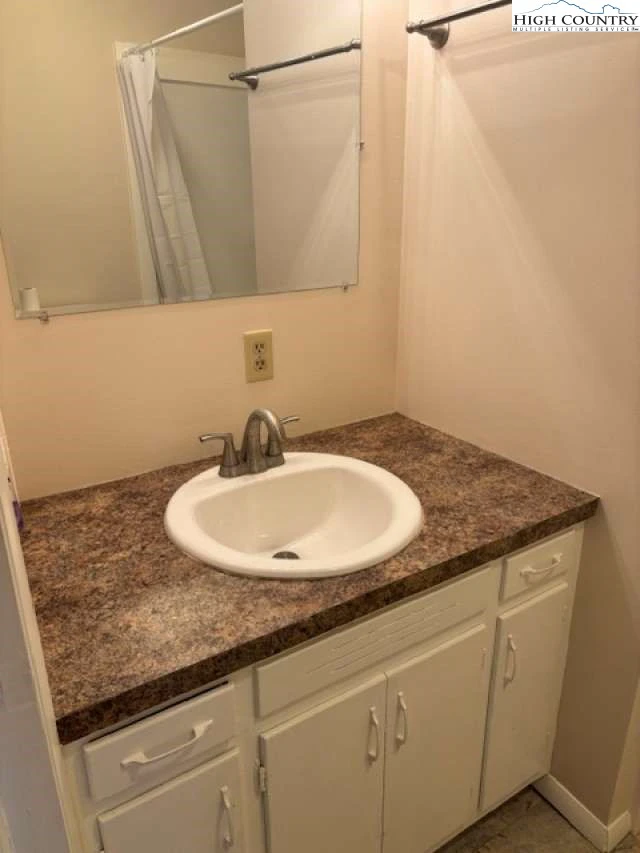 Image number 12 for the current listing