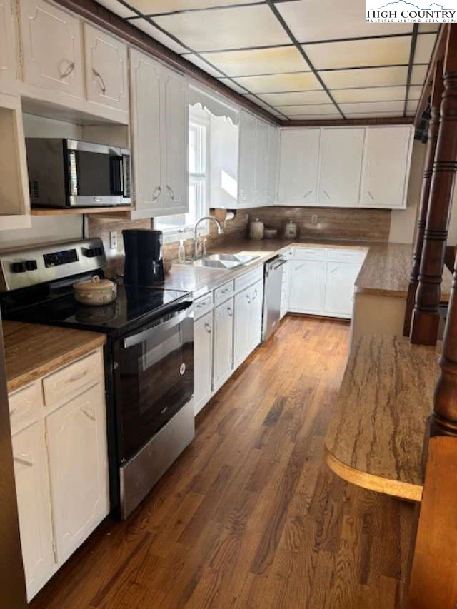 Image number 2 for the current listing