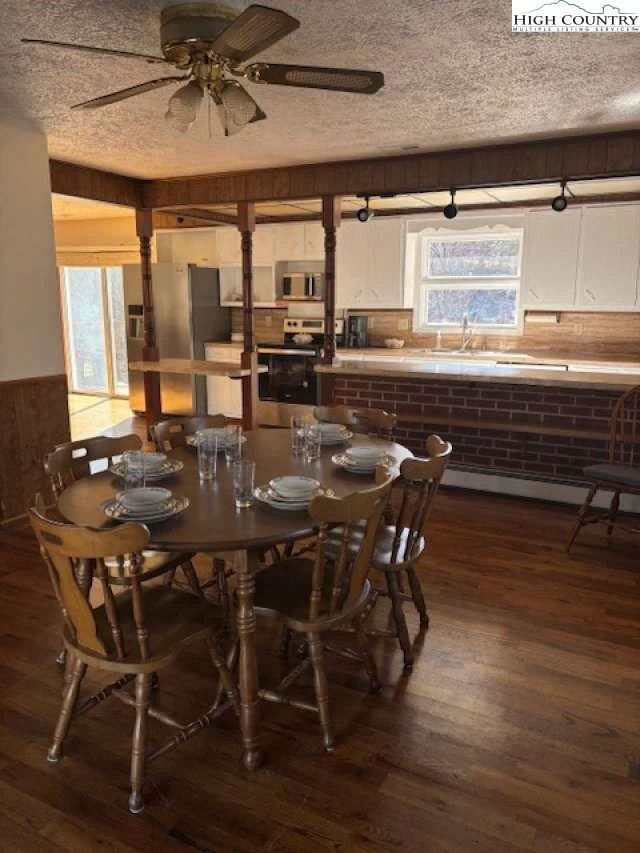 Image number 14 for the current listing