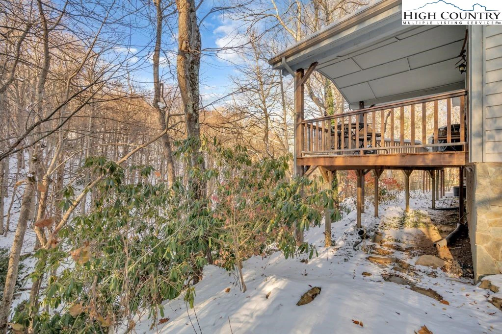 Image number 13 for the current listing