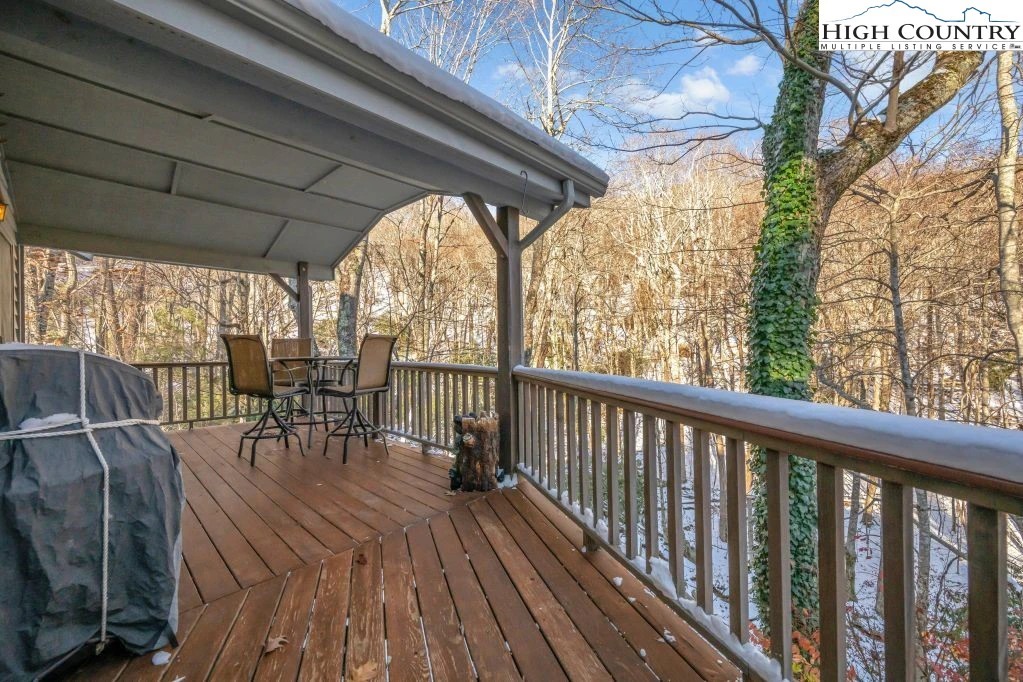 Image number 16 for the current listing