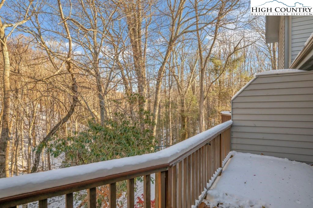 Image number 17 for the current listing