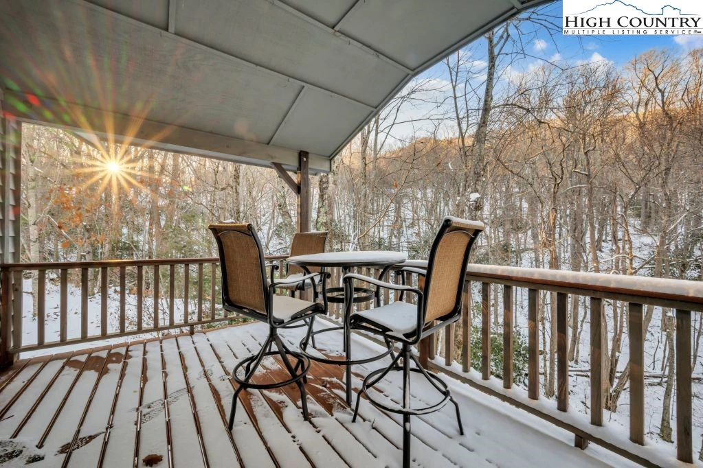 Image number 4 for the current listing