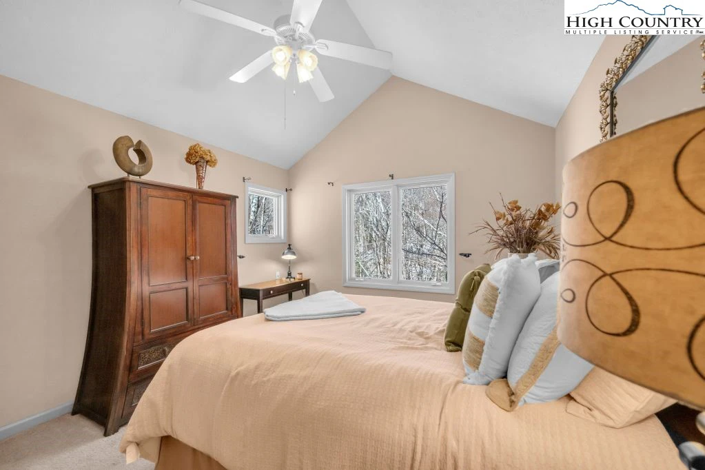 Image number 7 for the current listing