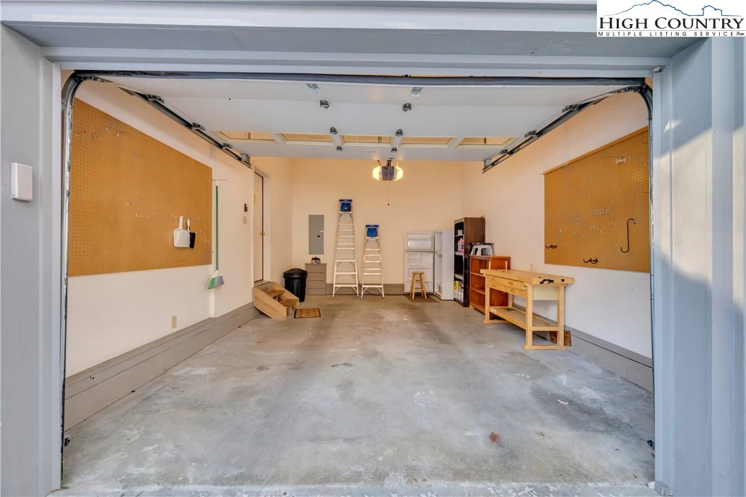 Image number 2 for the current listing