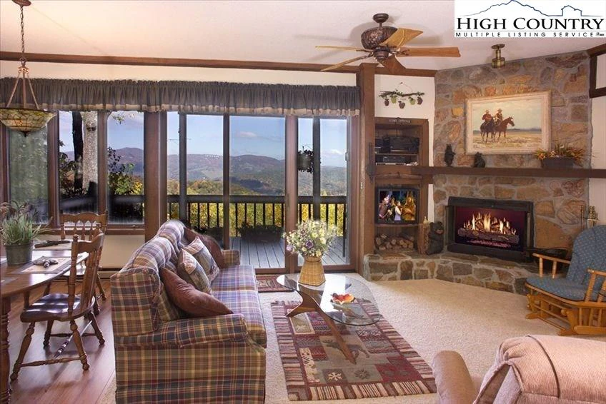 Image number 5 for the current listing