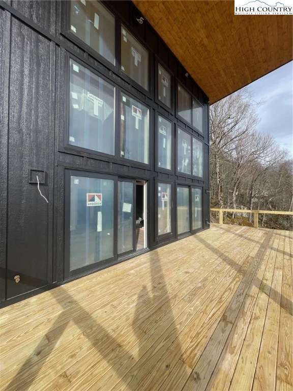 Image number 9 for the current listing