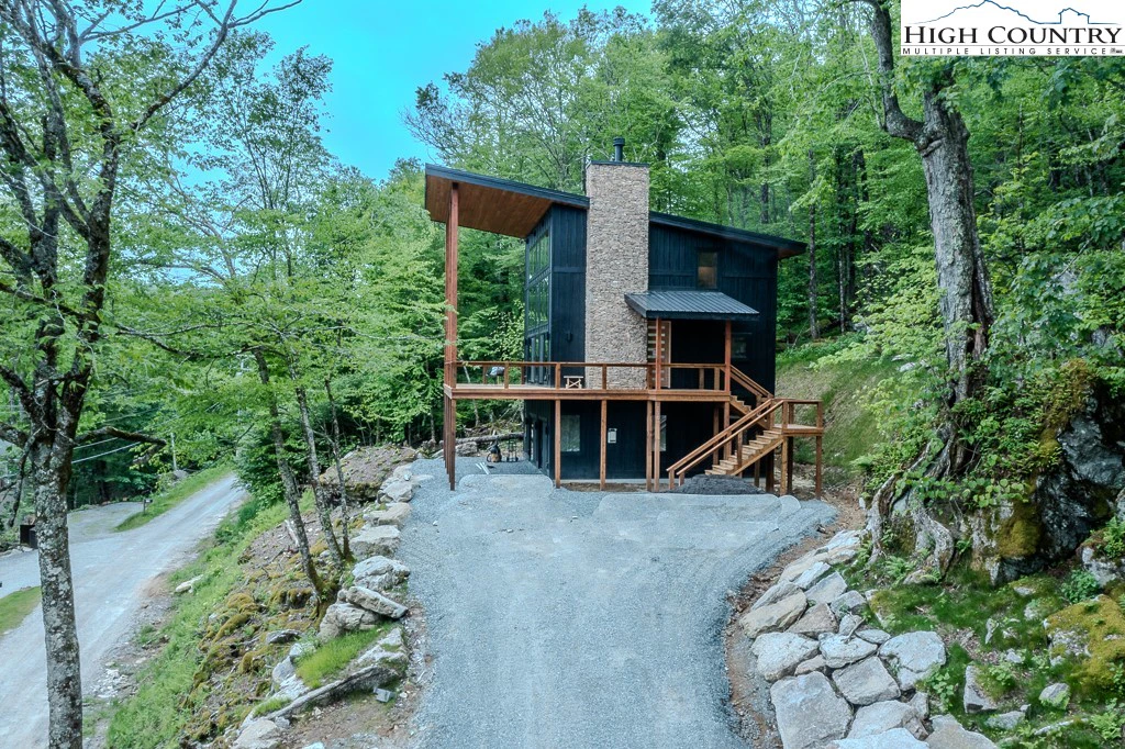 Image number 15 for the current listing