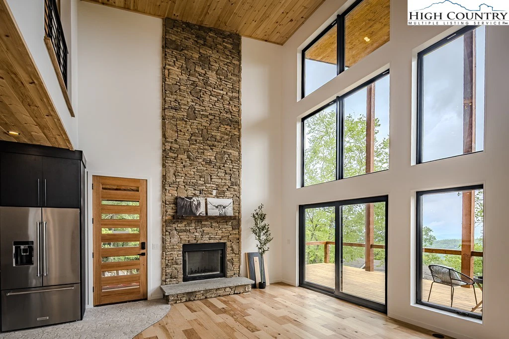 Image number 5 for the current listing