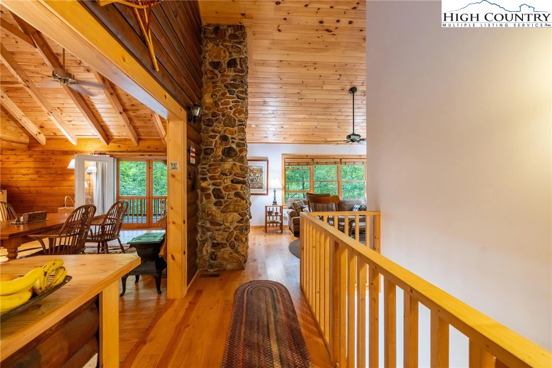 Image number 2 for the current listing