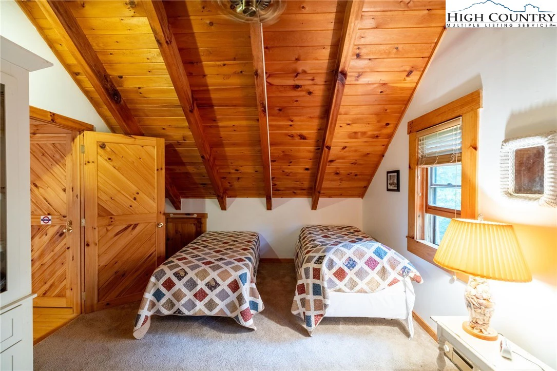 Image number 5 for the current listing