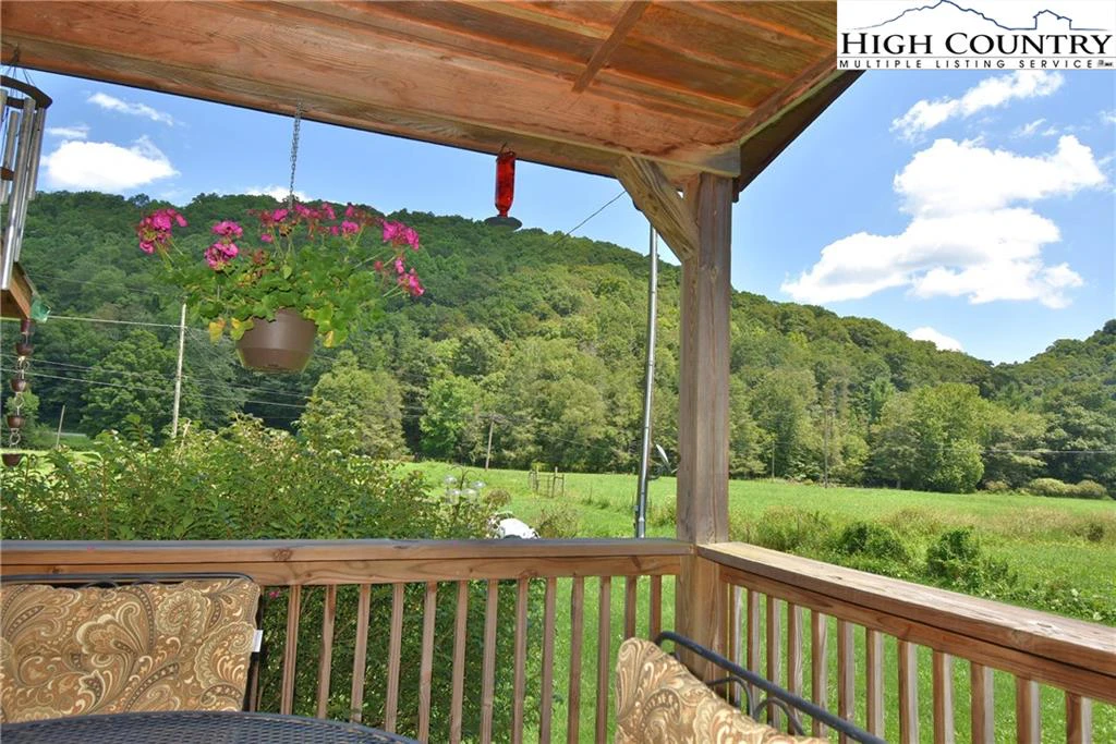 Image number 4 for the current listing