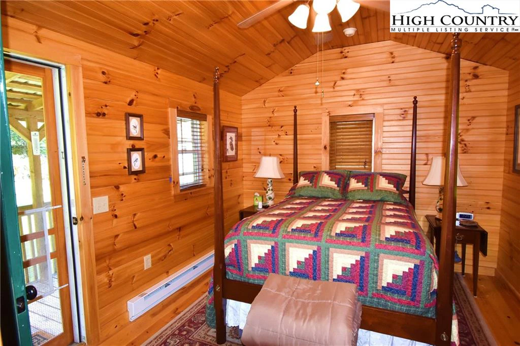 Image number 5 for the current listing