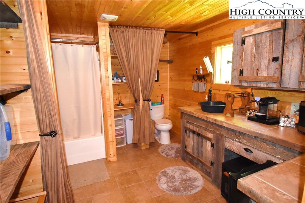 Image number 7 for the current listing